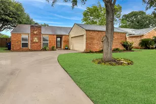 625 S Remington Dr, Angleton, TX 77515 - Photo 1