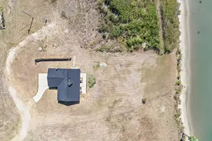 2055 Hwy 87, Crystal Beach, TX 77650 - Photo 27