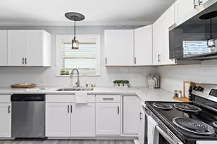 2055 Hwy 87, Crystal Beach, TX 77650 - Photo 13