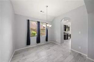 2406 Winter Trail Dr, Conroe, TX 77304 - Photo 17