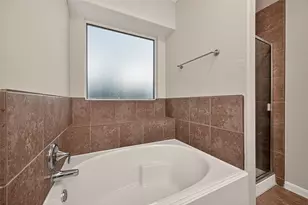 4903 Summer Ridge Dr, Conroe, TX 77303 - Photo 37