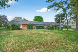 614 Pine Cir, Seabrook, TX 77586 - Photo 3