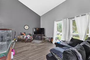 5638 Fairview Forest Dr, Houston, TX 77088 - Photo 21