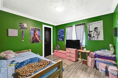 5638 Fairview Forest Drive, Houston, TX 77088 - Photo 27