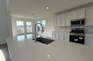 1001 S Oakhurst Dr, Dayton, TX 77535 - Photo 11