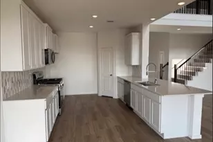 1001 S Oakhurst Dr, Dayton, TX 77535 - Photo 13