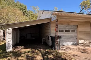 809 August St, El Campo, TX 77437 - Photo 5