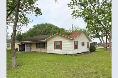 809 August Street, El Campo, TX 77437 - Photo 3