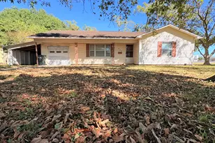 809 August St, El Campo, TX 77437 - Photo 5