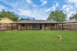 10131 Kent Towne Ln, Sugar Land, TX 77498 - Photo 17