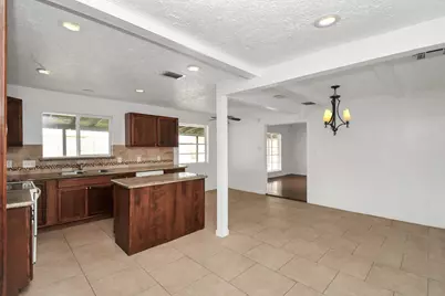 10131 Kent Towne Ln, Sugar Land, TX 77498 - Photo 13