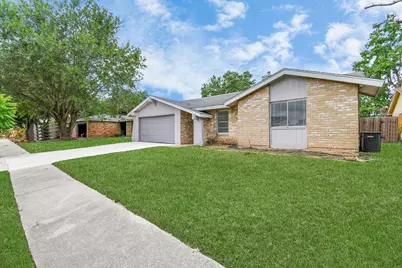 10131 Kent Towne Ln, Sugar Land, TX 77498 - Photo 3