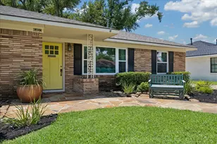 6403 Waltway Dr, Houston, TX 77008 - Photo 3