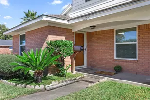 1807 Marlock Ln, Pasadena, TX 77502 - Photo 5