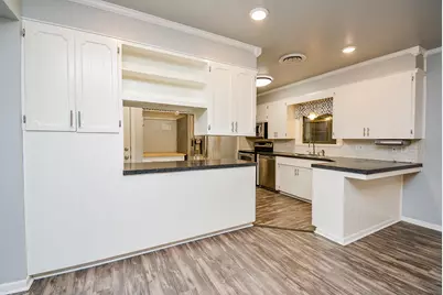 902 Avenue I, El Campo, TX 77437 - Photo 7