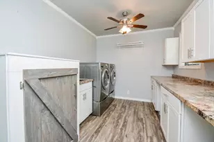 902 Ave I, El Campo, TX 77437 - Photo 15