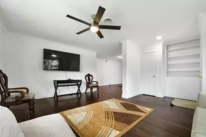 4713 Kinglet Street, Houston, TX 77035 - Photo 5