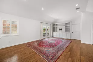 10403 Londonderry Dr, Houston, TX 77043 - Photo 7