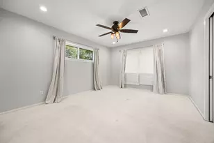 10403 Londonderry Dr, Houston, TX 77043 - Photo 13