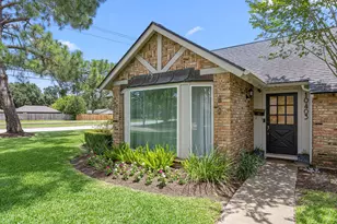 10403 Londonderry Dr, Houston, TX 77043 - Photo 3