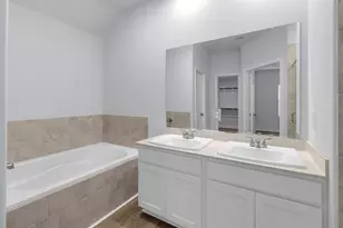 4424 Ibiza Ln, Houston, TX 77045 - Photo 11