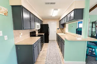 1319 Maui Dr, Tiki Island, TX 77554 - Photo 3