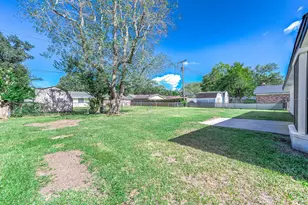 3713 Wilshire Dr, Alvin, TX 77511 - Photo 31