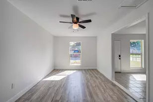9843 Ribbonwood St, Houston, TX 77078 - Photo 7