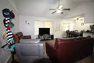 3706 Chadwick Dr, Alvin, TX 77511 - Photo 5