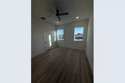 7948 Betty Boop Street #B, Houston, TX 77028 - Photo 5