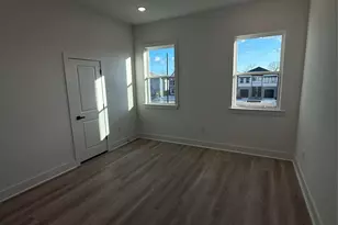 7948 Betty Boop St, Houston, TX 77028 - Photo 5