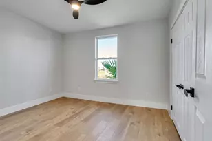 7016 Delesandri Dr, Hitchcock, TX 77563 - Photo 21