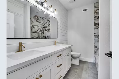 7016 Delesandri Drive, Hitchcock, TX 77563 - Photo 17