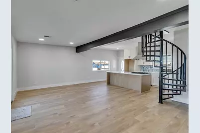 7016 Delesandri Drive, Hitchcock, TX 77563 - Photo 13