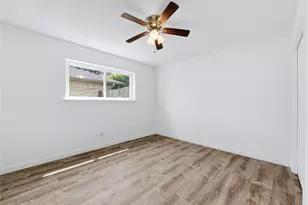 16310 Havenhurst Dr, Houston, TX 77059 - Photo 13
