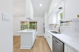 16310 Havenhurst Dr, Houston, TX 77059 - Photo 7