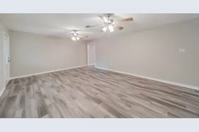 5739 Skylane Drive, Montgomery, TX 77316 - Photo 9