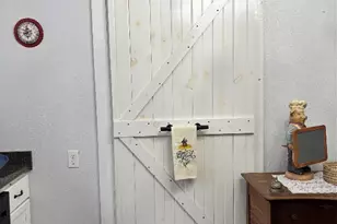 205 Main St, Palacios, TX 77465 - Photo 13