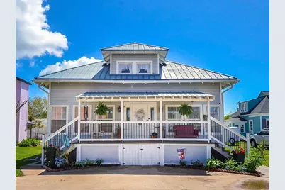 205 Main Street, Palacios, TX 77465 - Photo 1