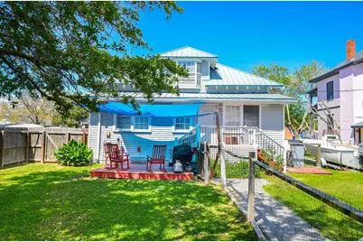 205 Main Street, Palacios, TX 77465 - Photo 31