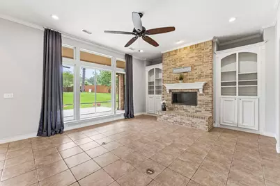 167 April Waters Drive W, Conroe, TX 77356 - Photo 5