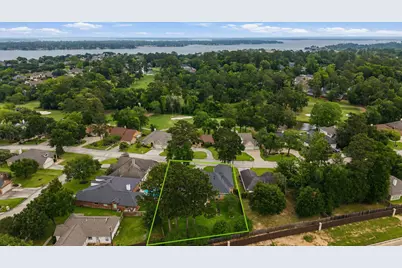 167 April Waters Drive W, Conroe, TX 77356 - Photo 43