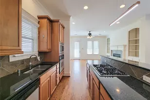 704 E 9th St, Houston, TX 77007 - Photo 11