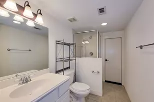 704 E 9th St, Houston, TX 77007 - Photo 37