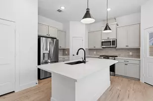 9442 Spring Rain Dr, Missouri City, TX 77459 - Photo 5