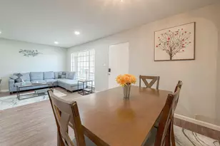 2121 Fountain View Dr, Houston, TX 77057 - Photo 9