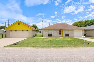 314 Rorem Ave, Palacios, TX 77465 - Photo 3