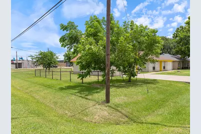 314 Rorem Avenue, Palacios, TX 77465 - Photo 33
