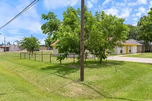 314 Rorem Ave, Palacios, TX 77465 - Photo 33