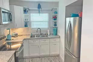 4013 Ave N 1/2, Galveston, TX 77550 - Photo 9